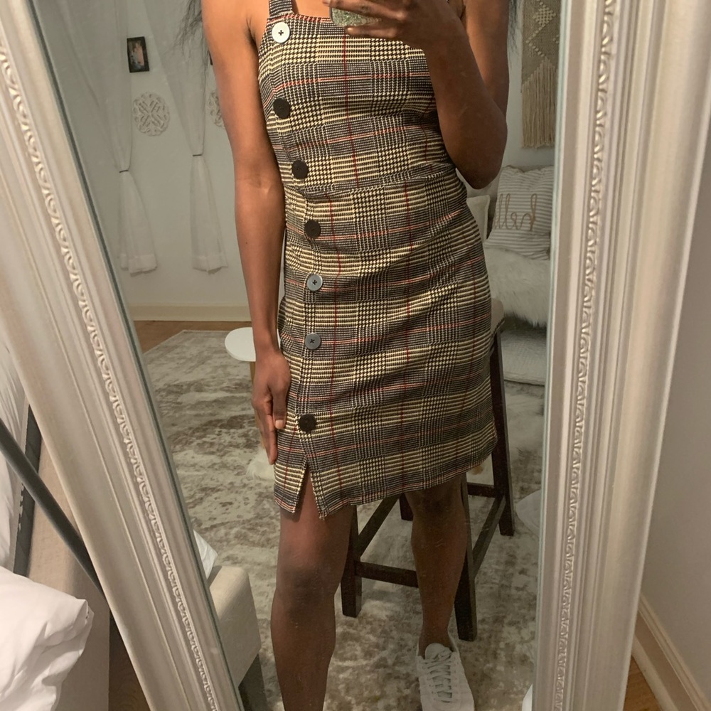 Dress - Picture 2 of 3